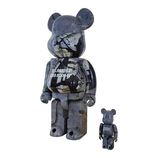 Bearbrick Benjamin Grant Overview 'Tokyo' 100%+400% schräg