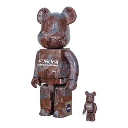 Bearbrick EUROPA 100%+400% schräg