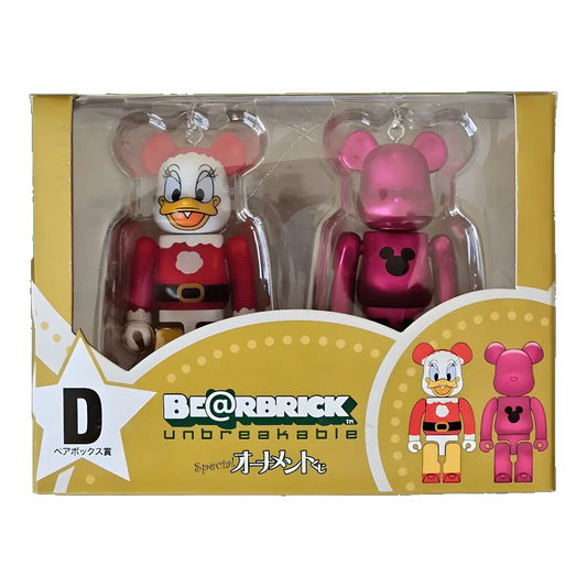 Bearbrick Happy Kuji 'Disney Special Ornament' (2011) - D Daisy Duck Santa Version & Pink Metallic 100% in der Verpackung