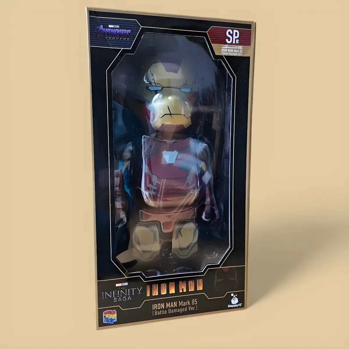 Bearbrick Happy Kuji 'Iron Man' (2023) - SP Iron Man Mark 85 Battle Damaged Version 400% in der Verpackung
