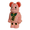 Bearbrick Maneki Neko Costume Version Pink 400% schräg