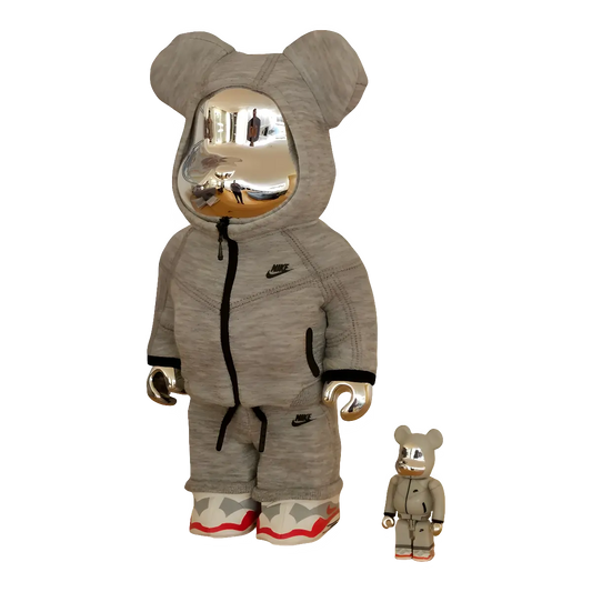 Bearbrick NIKE Tech Fleece N98 100%+400% schräg