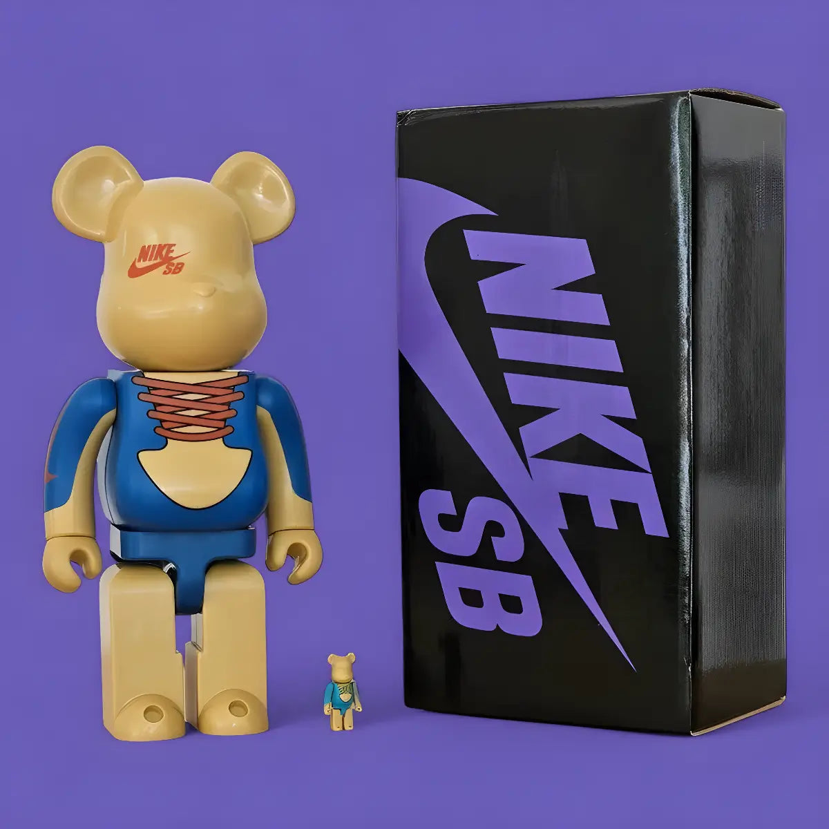 Bearbrick NIKE Three 50%+400% mit Verpackung