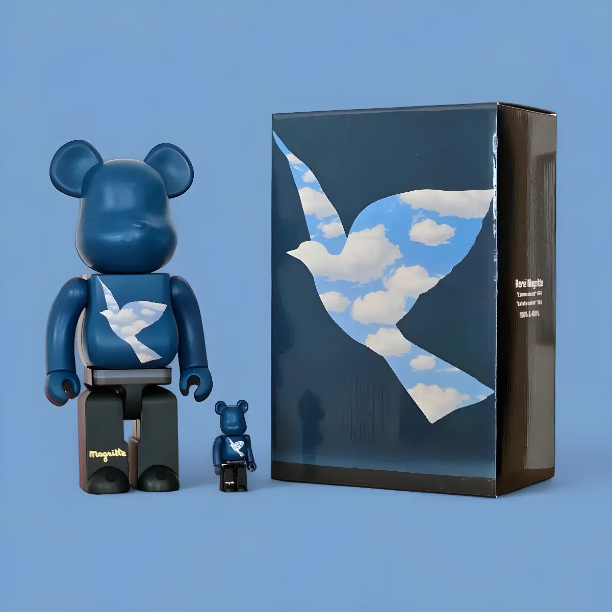 Bearbrick René Magritte 'L'Oiseau de Ciel 1966  La Belle Societé 1965' 100%+400% mit Verpackung