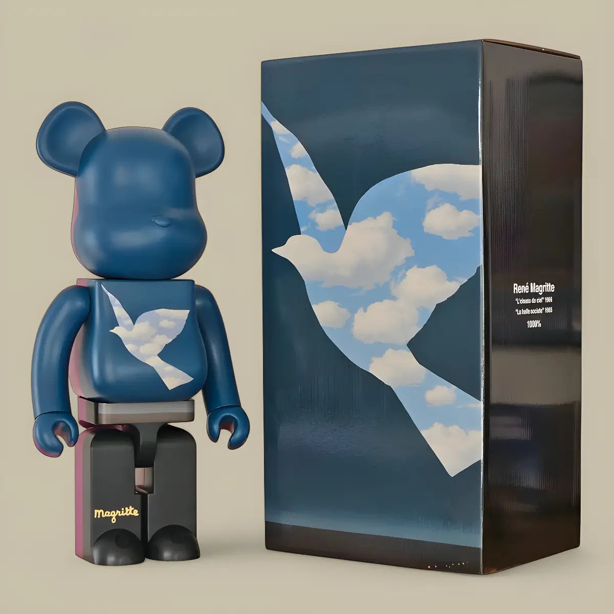 Bearbrick René Magritte 'L'Oiseau de Ciel 1966 La Belle Societé 1965' mit Verpackung