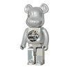 Bearbrick atmos White Chrome Version 1000% schräg