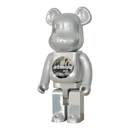 Bearbrick atmos White Chrome Version 1000% schräg