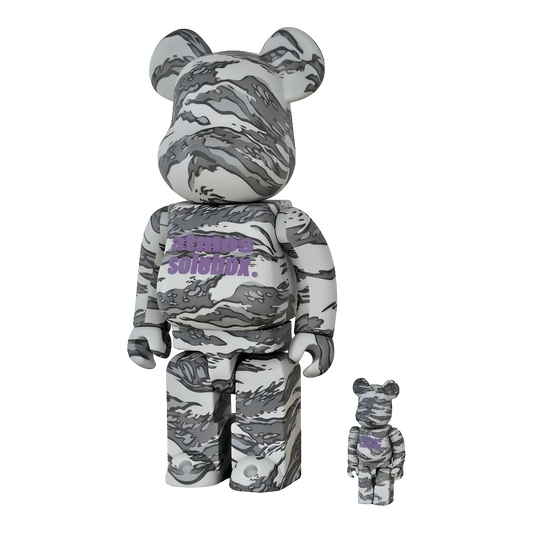 Bearbrick atmos × solebox 100%+400% schräg