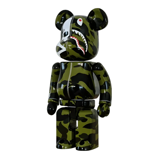 Bearbrick mastermind × A Bathing Ape Green 200% schräg