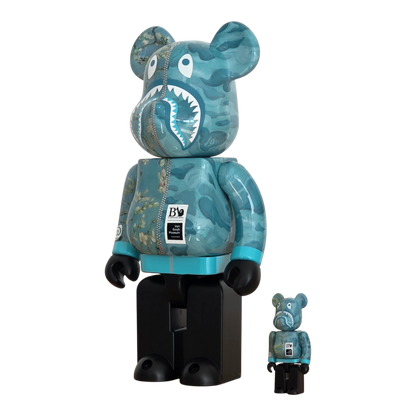 Bearbrick BAPE® × Van Gogh Museum Almond Blossom Shark 100%+400% schräg