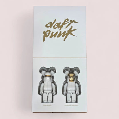 Bearbrick Daft Punk White Suits Version 2er-Set 400% in der Verpackung