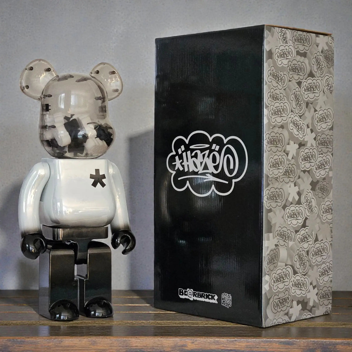 Bearbrick Eric Haze 1000% mit Verpackung