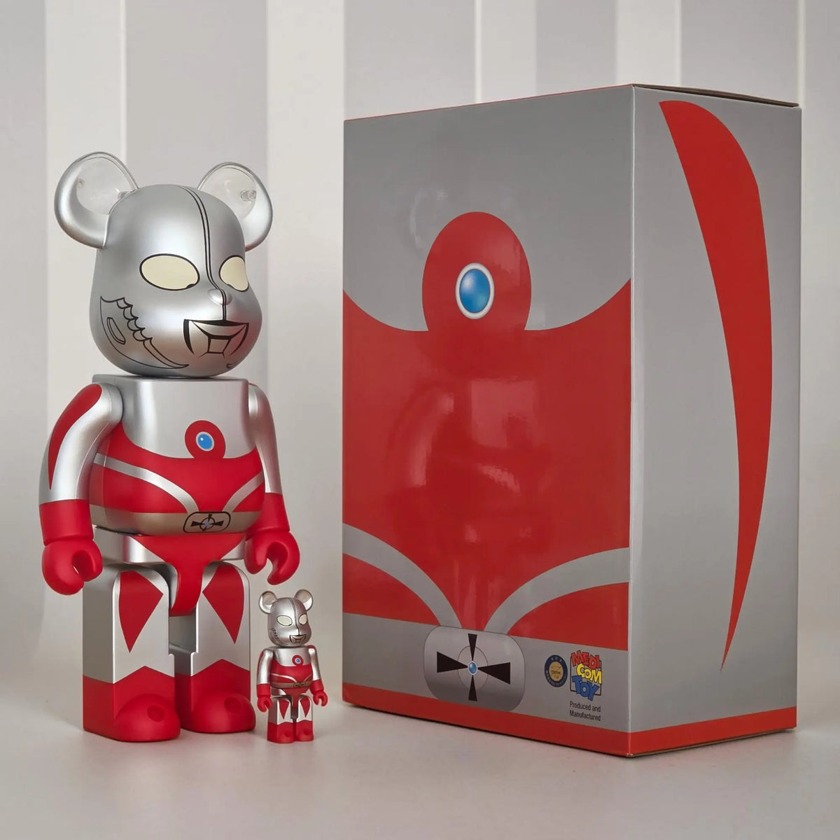 Bearbrick Father of Ultra [Ultraman] 100%+400% mit Verpackung