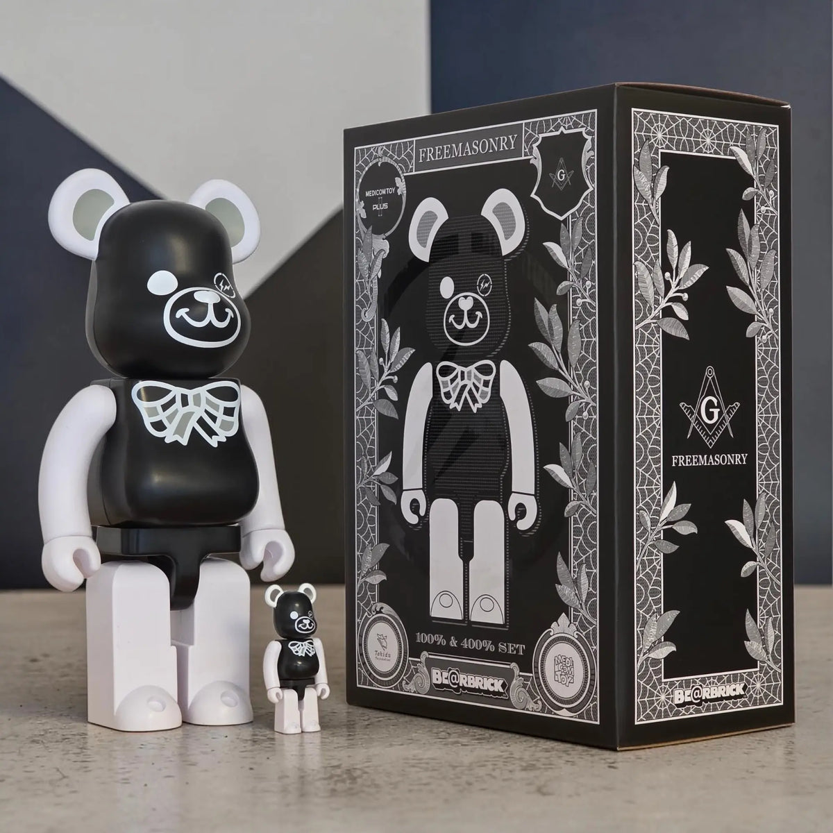 Bearbrick FREEMASONRY × fragmentdesign Black 100%+400% mit Verpackung