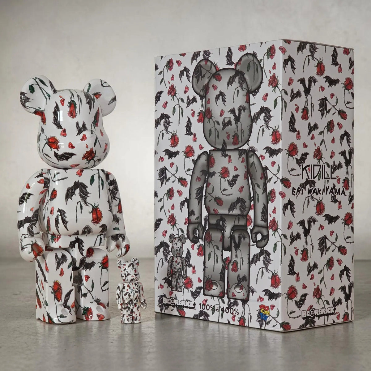 Bearbrick KIDILL × Eri Wakiyama "Bat & Rose" White 100%+400% mit Verpackung
