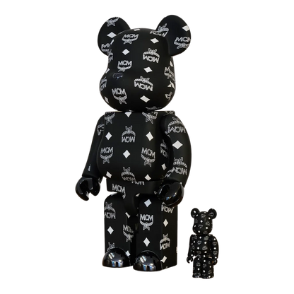 Bearbrick MCM Black Version 100%+400% schräg