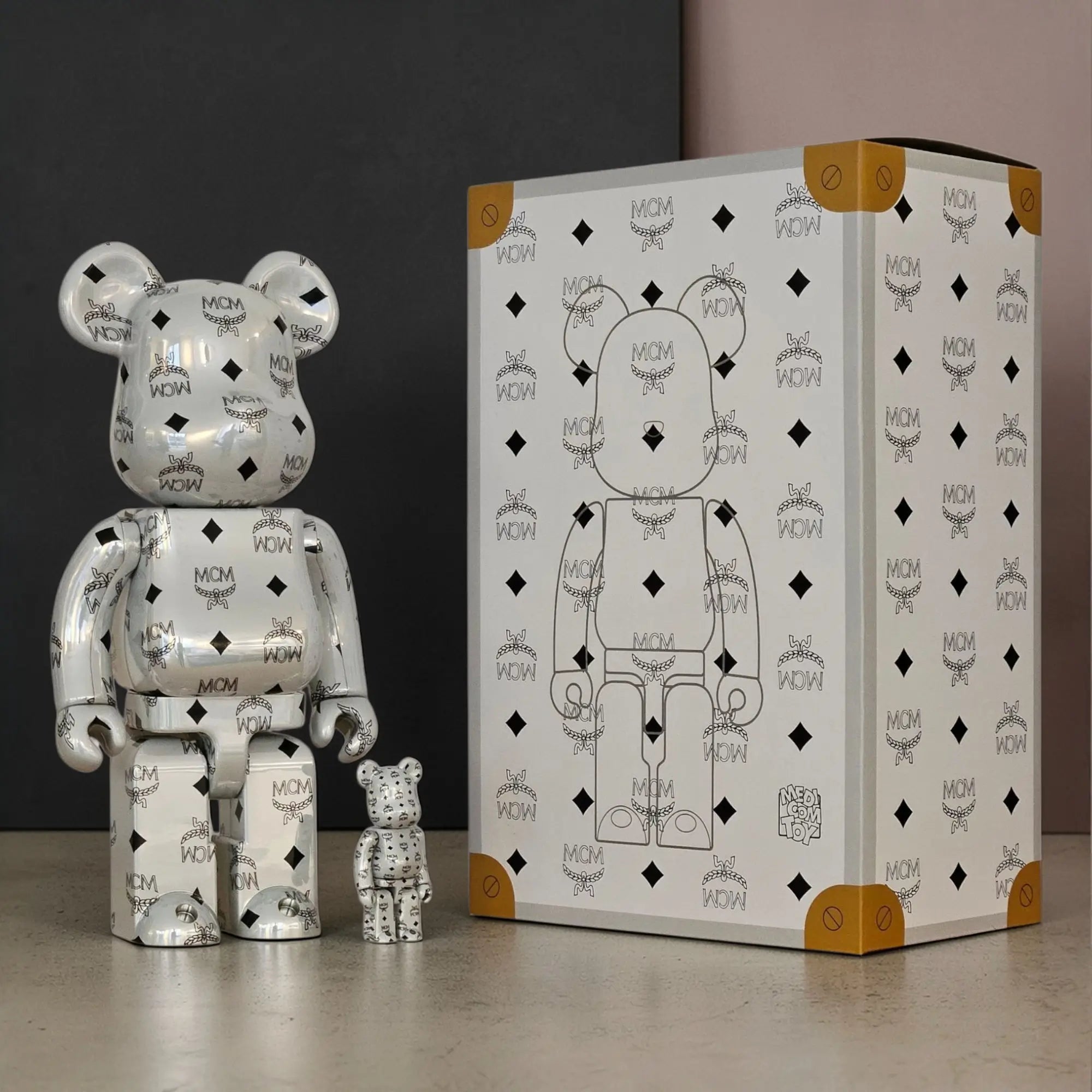 BE@RBRICK MCM WHITE CHROME Ver. 100 400％