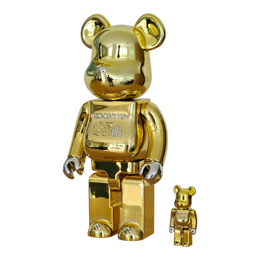Bearbrick Medicom Toy 25th Anniversary Model Gold Chrome 100%+400% schräg