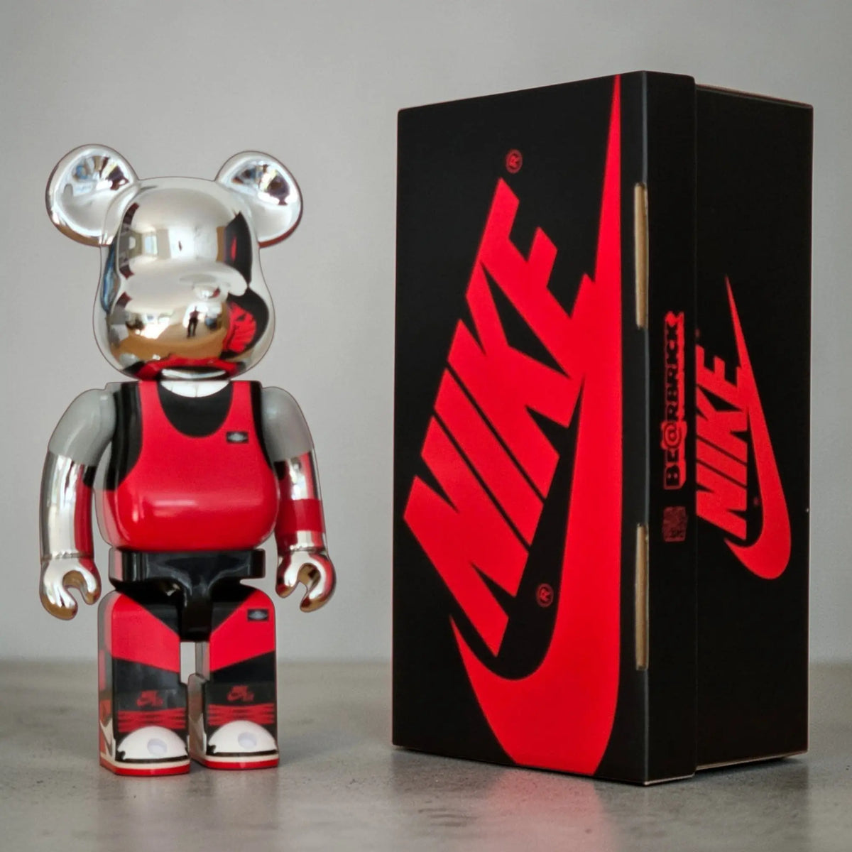 Bearbrick Michael Jordan 1985 Air Jordan "Playground" 400% mit Verpackung