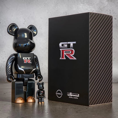 Bearbrick Nissan GT-R 100%+400% mit Verpackung