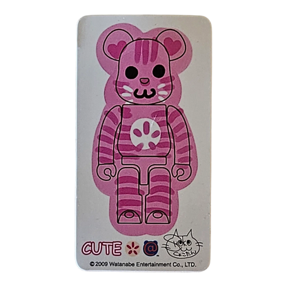 Bearbrick Series 19 Cute "Shokotan" 100% Begleitkarte
