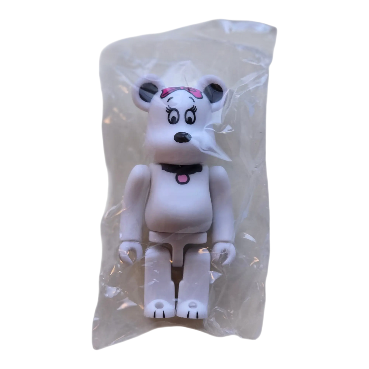 Bearbrick Series 40 Cute "Belle" [PEANUTS] 100% in Folie