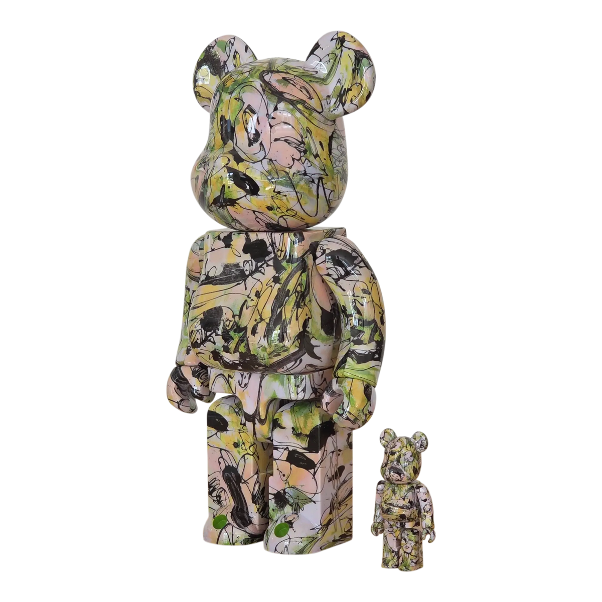 Bearbrick Shun Sudo "Wind and Petals" 100%+400% schräg
