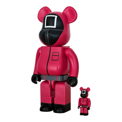 Bearbrick Squid Game Guard "Square" 100%+400% schräg