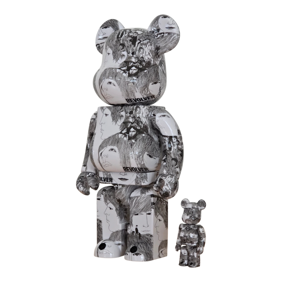 Bearbrick The Beatles "Revolver" 100%+400% schräg