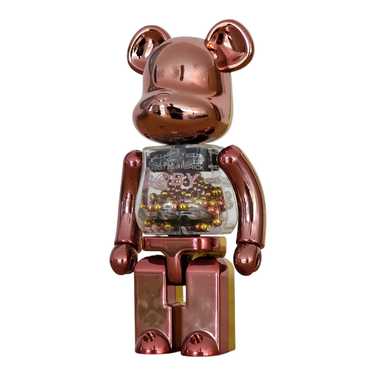 My First Bearbrick Baby Pink & Gold Version 200% schräg